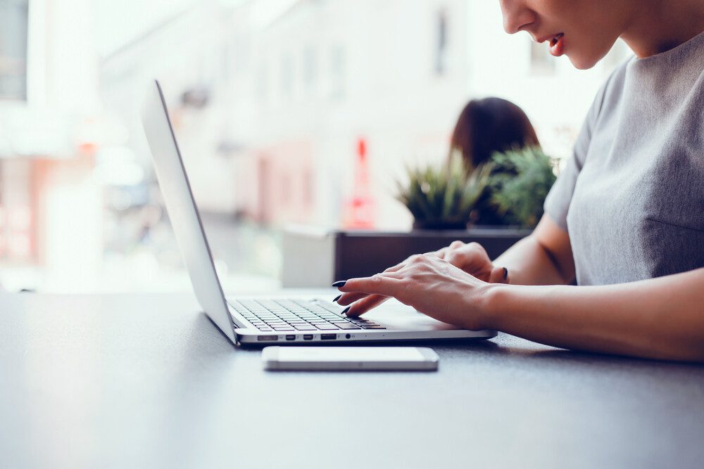 Como mudar o nome da máquina no Mac?