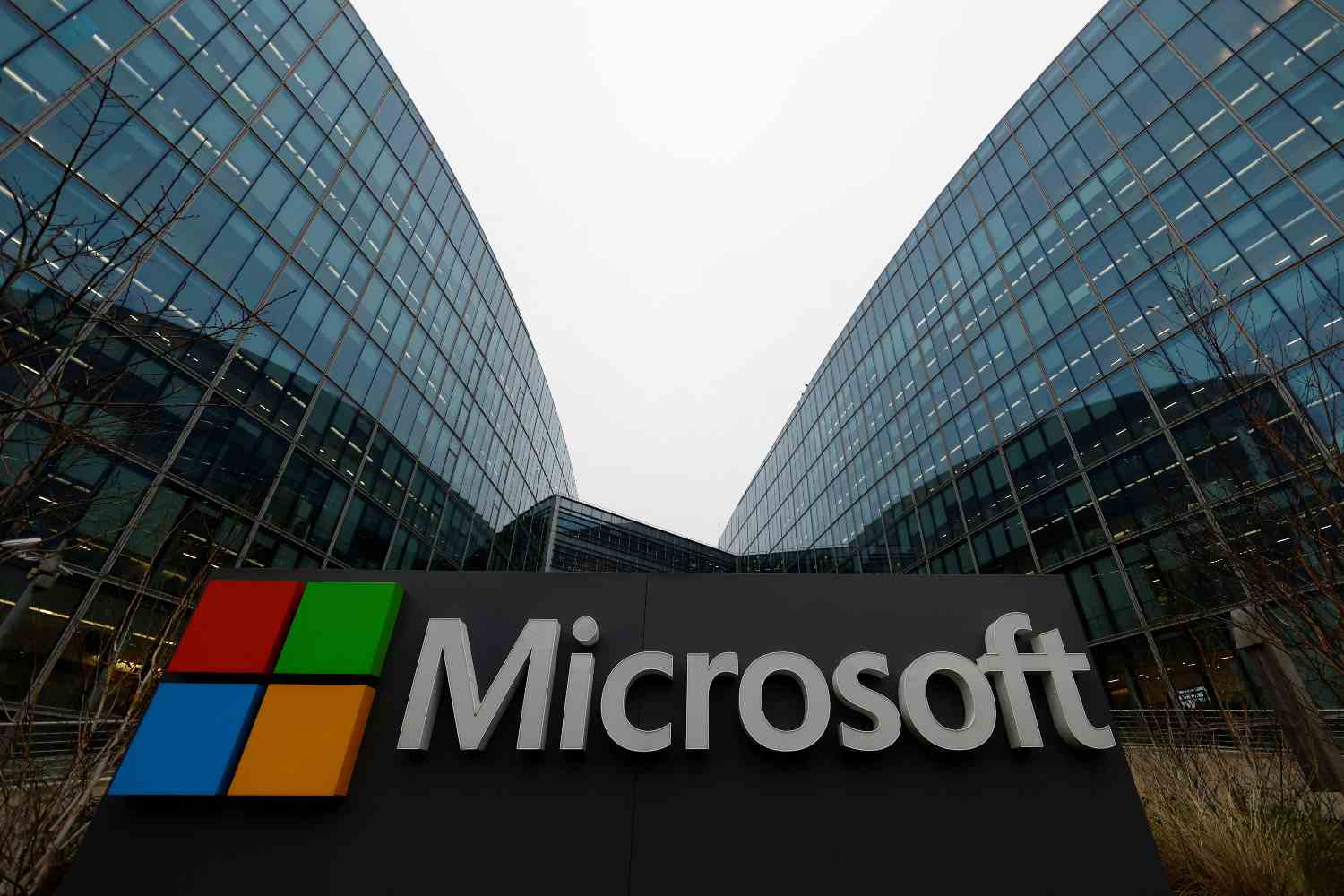Microsoft lança cursos grátis e vagas em tecnologia no Brasil